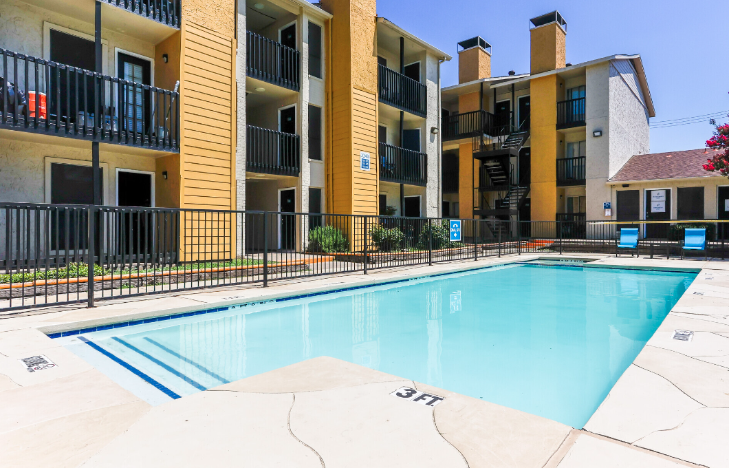 the pool at The  Dahlia